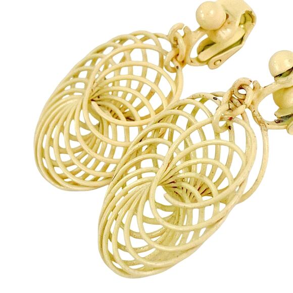 Vintage 1960s Earrings Mod Spiral Yellow Enameled Wire Clip On Mid Century - Picture 5 of 10